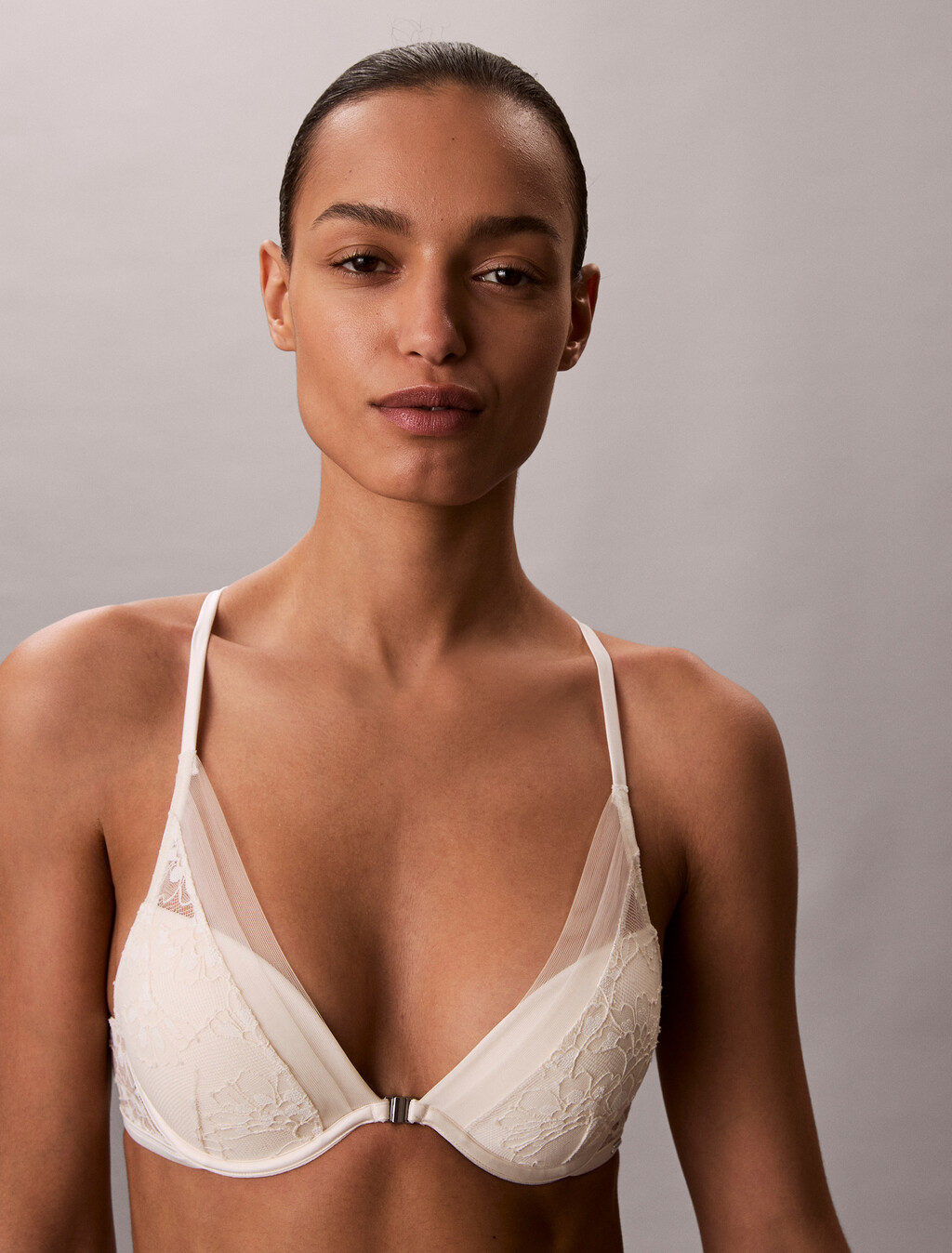 Sujetador Push Up de Escote Profundo CK Black Bridal