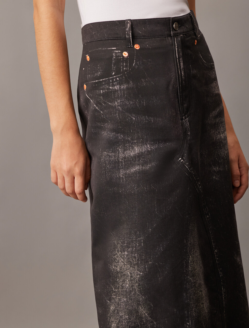 Falda moldeada con efecto trompe l'oeil de denim Halo