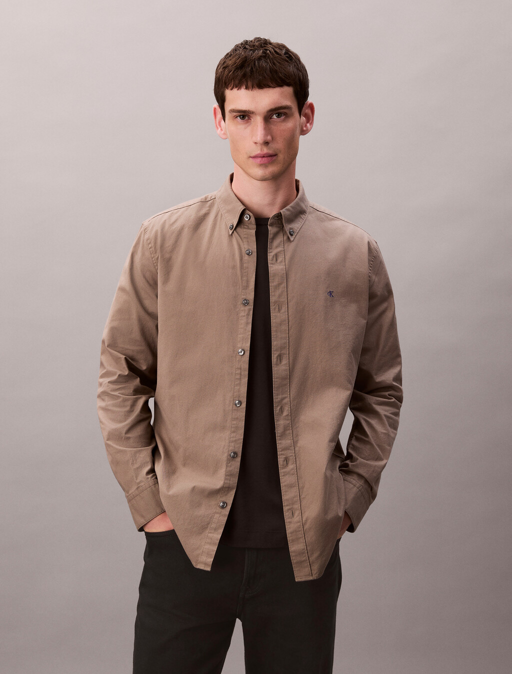 Camisa Oxford clásica de botones sólida
