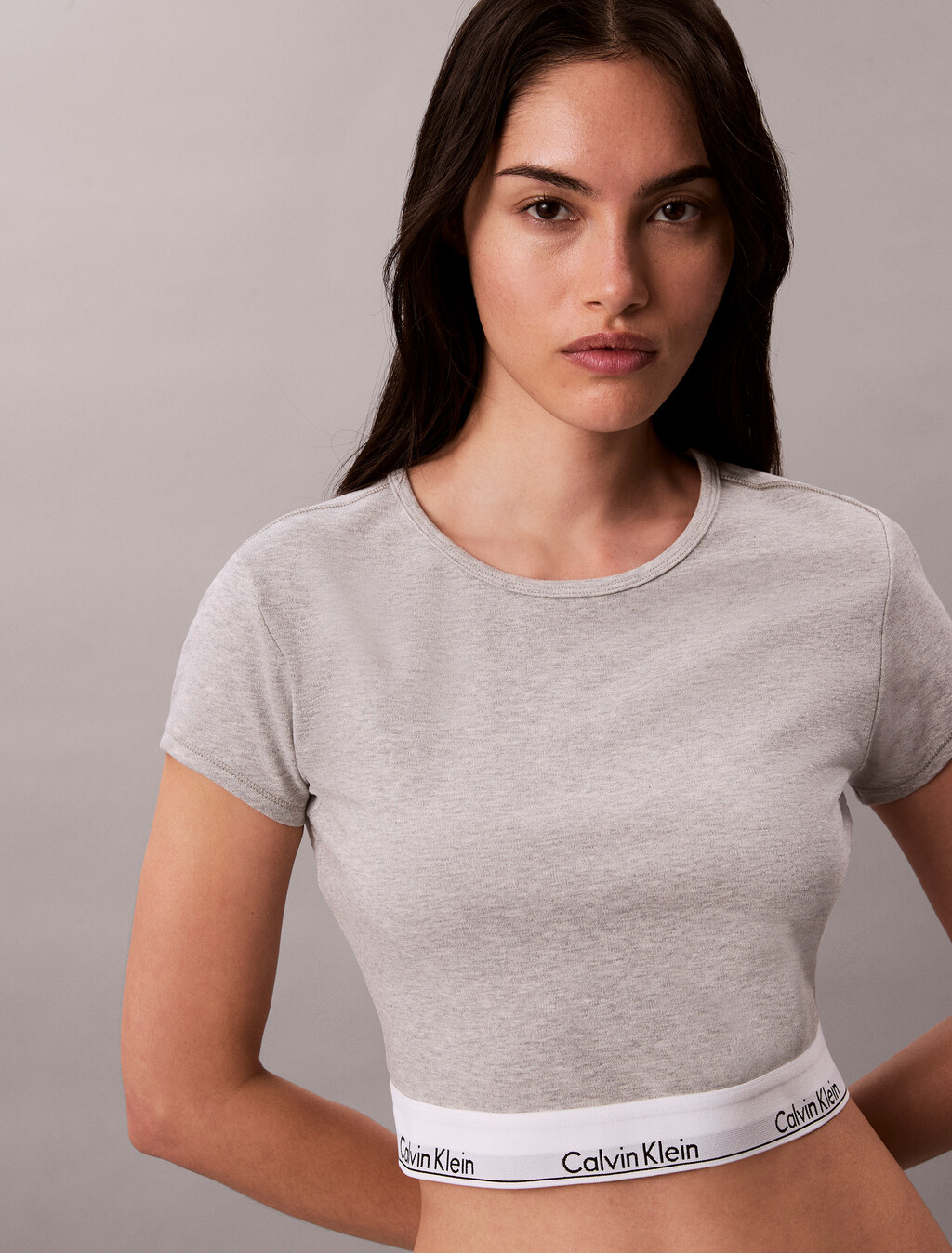 Camiseta de algodón moderna de manga corta