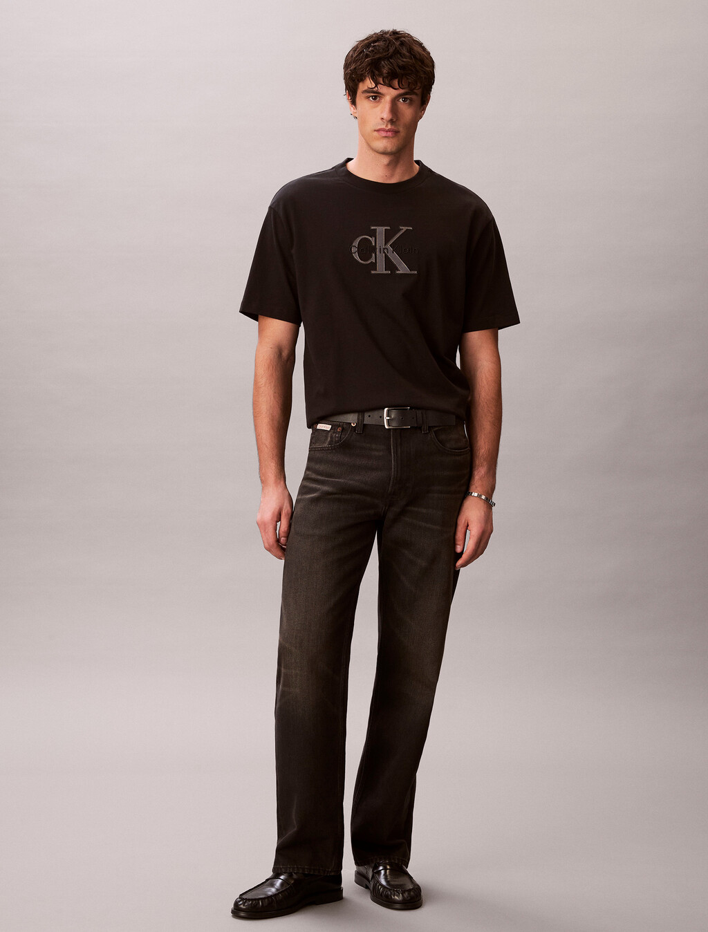 Camiseta con aplique de logotipo holgada
