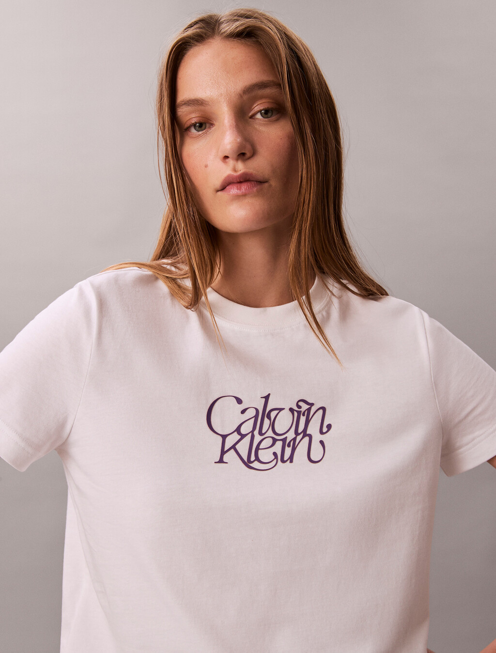 Camiseta ajustada con estampado de logo Script