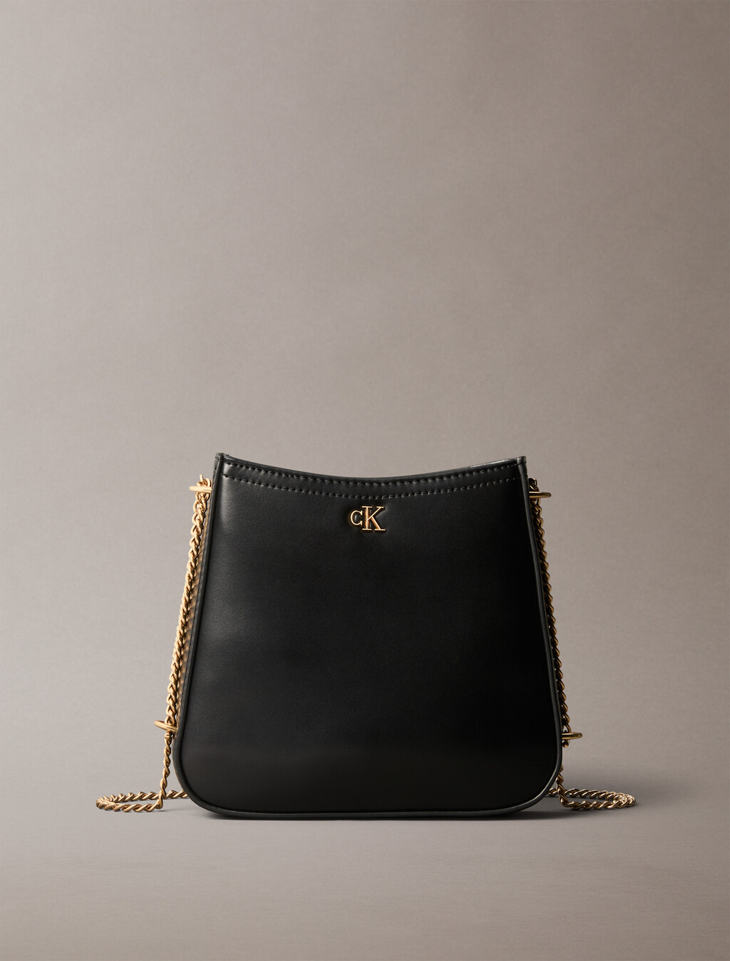 Bolso de silla con cadena de monograma
