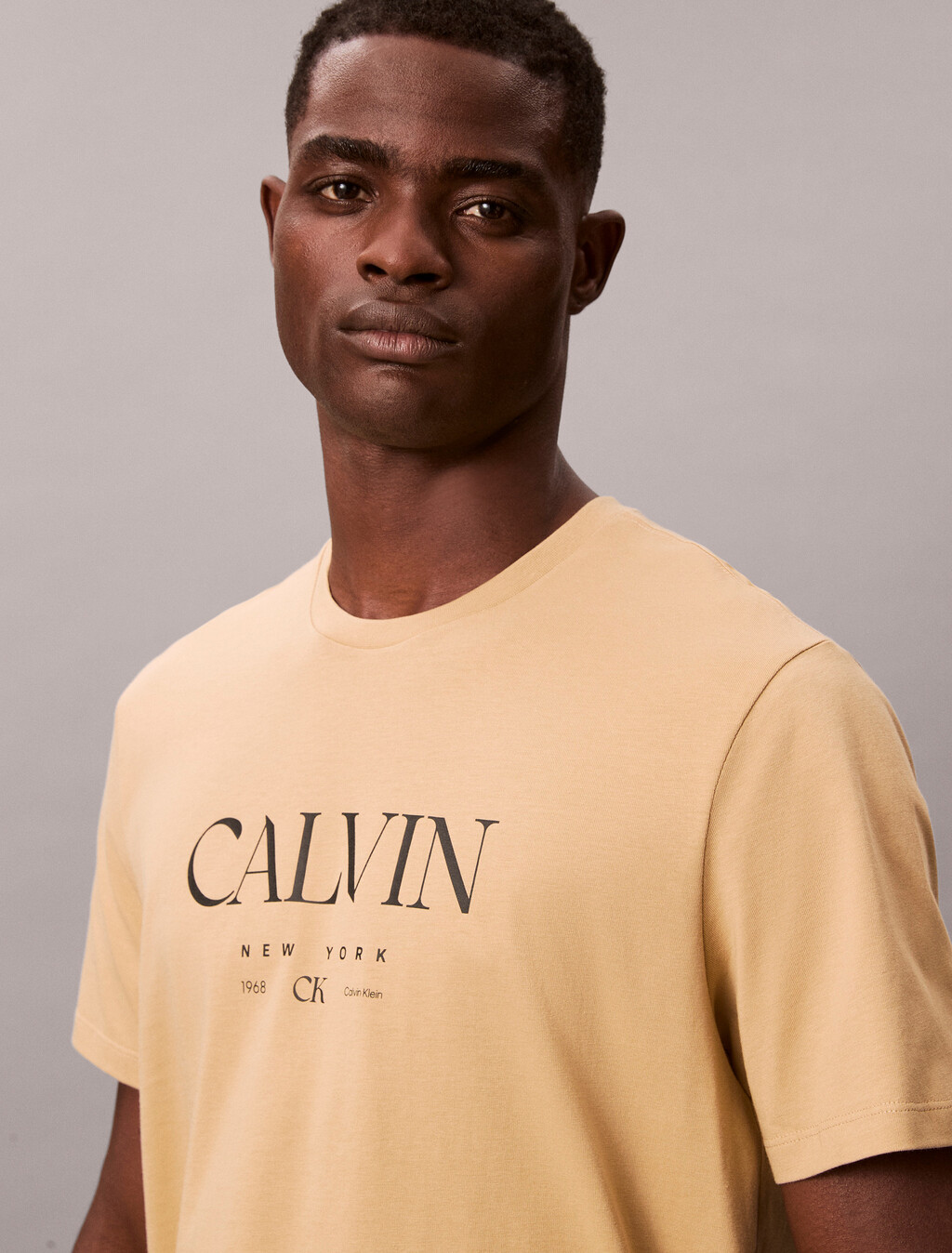 Camiseta con gráficos de cuello redondo Calvin