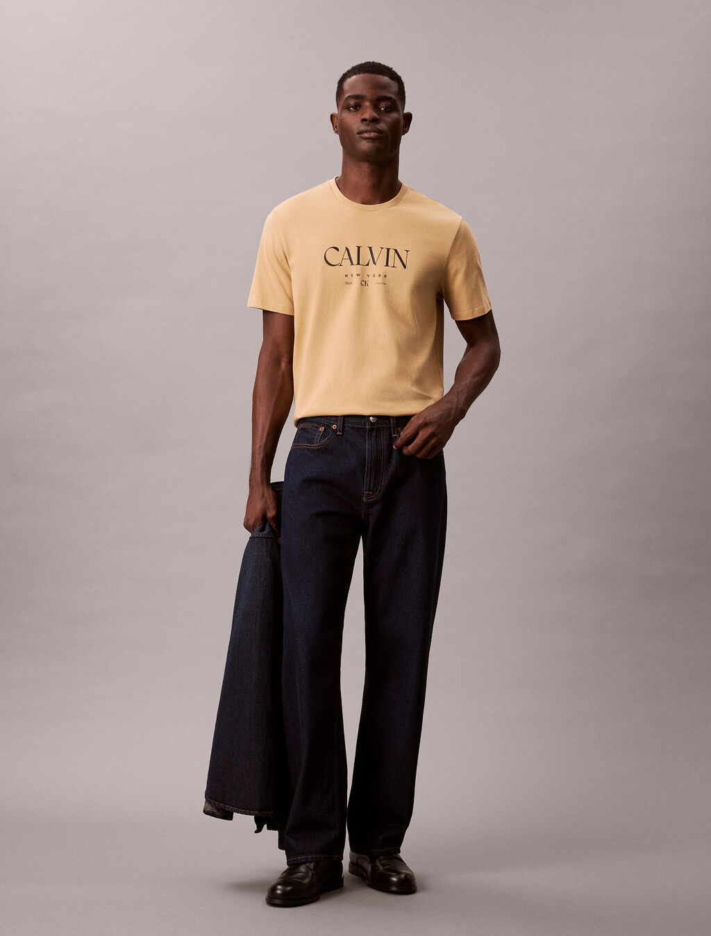 Camiseta con gráficos de cuello redondo Calvin