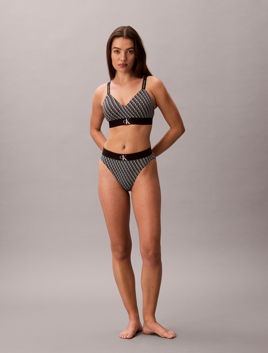 Bralette Ligeramente Forrado - Microfibra Elástica con Gráfico Monograma