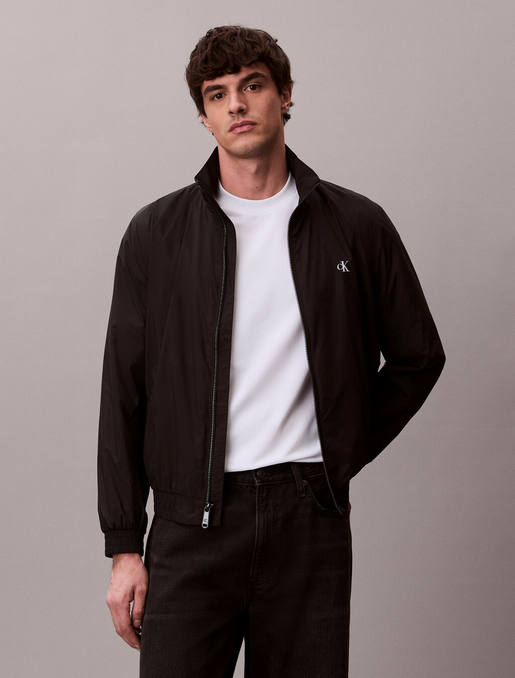 Chaqueta técnica con cremallera