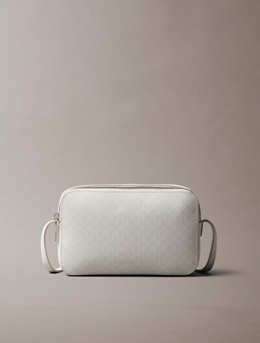 Bolso cámara con estampado monograma