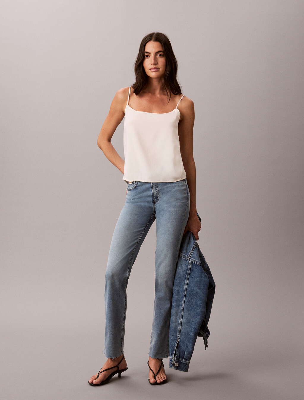 Pantalones vaqueros rectos ajustados de cintura baja 37.5