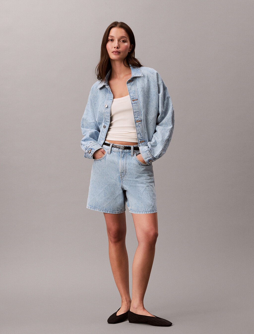 Chaqueta de vaquero de denim con acabado de agujereado