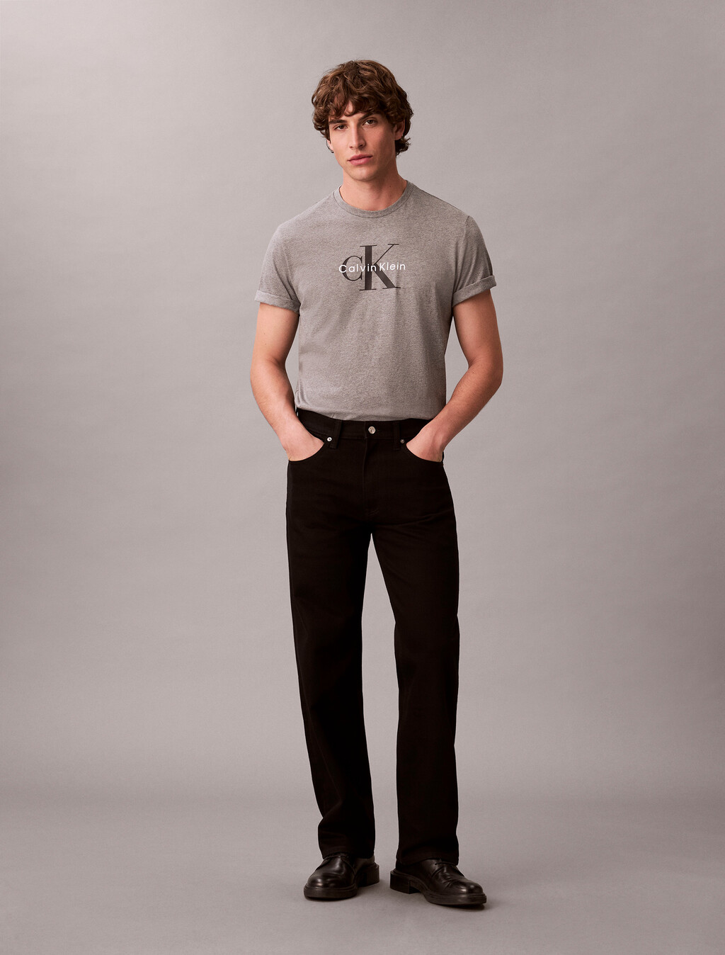 Camiseta de cuello redondo con monograma