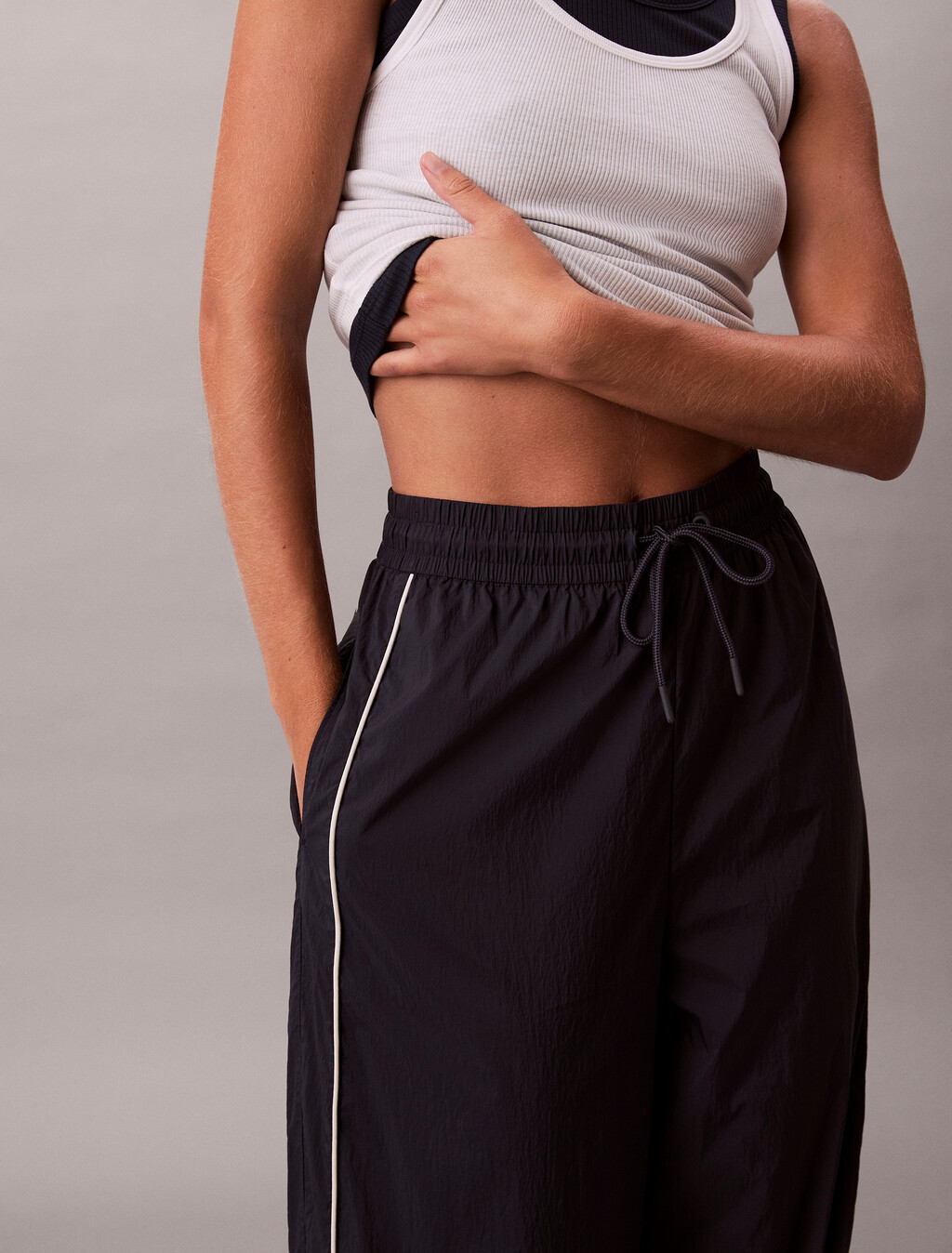 Pantalones Jogger de Nylon Arrugado con Corte Relajado
