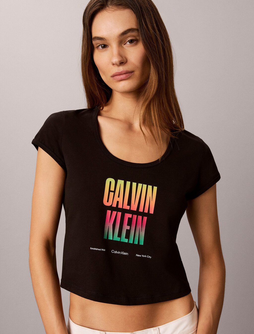 Camiseta ajustada con logo elástica - Orgullo