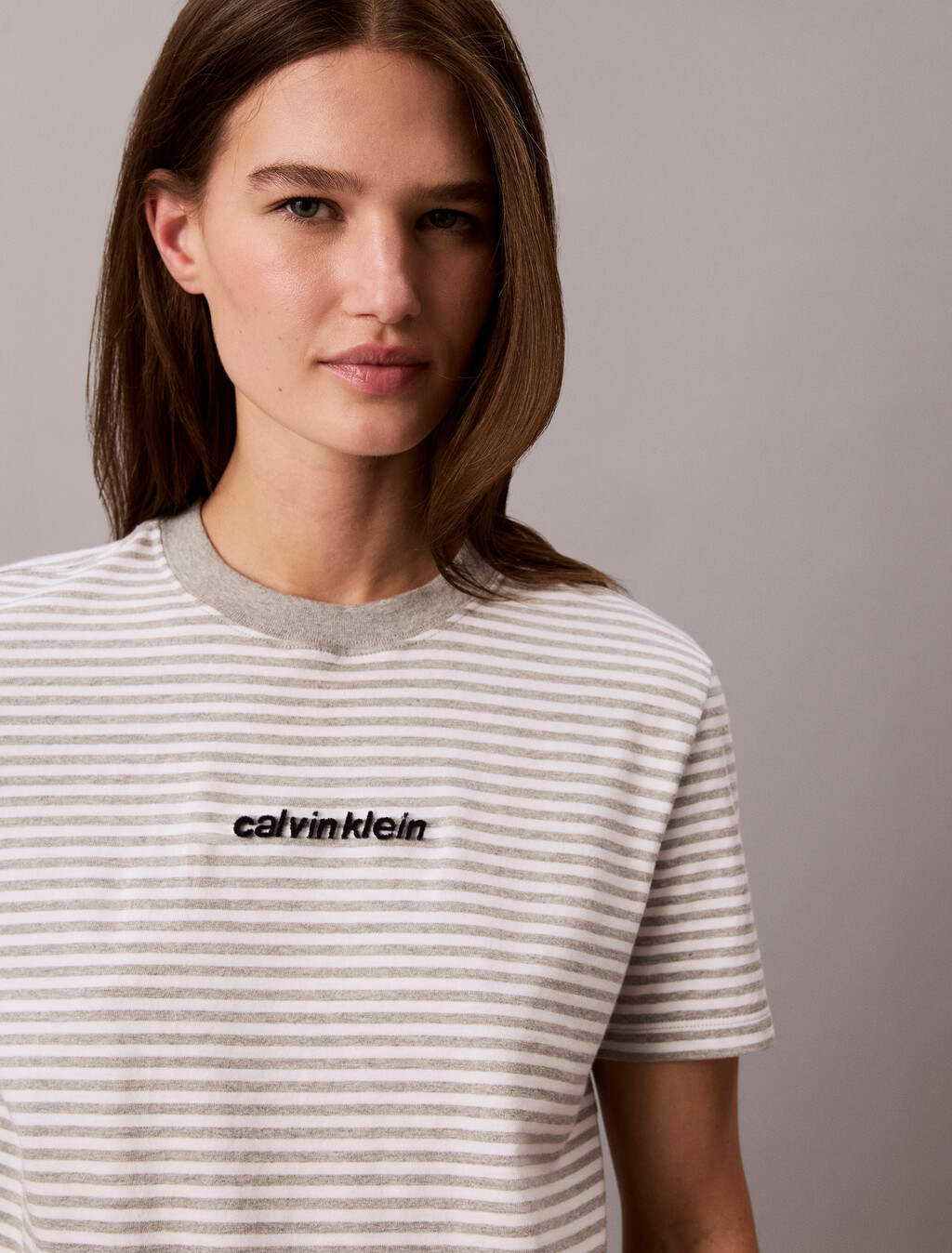 Camiseta con estampado clásico de logo de rayas