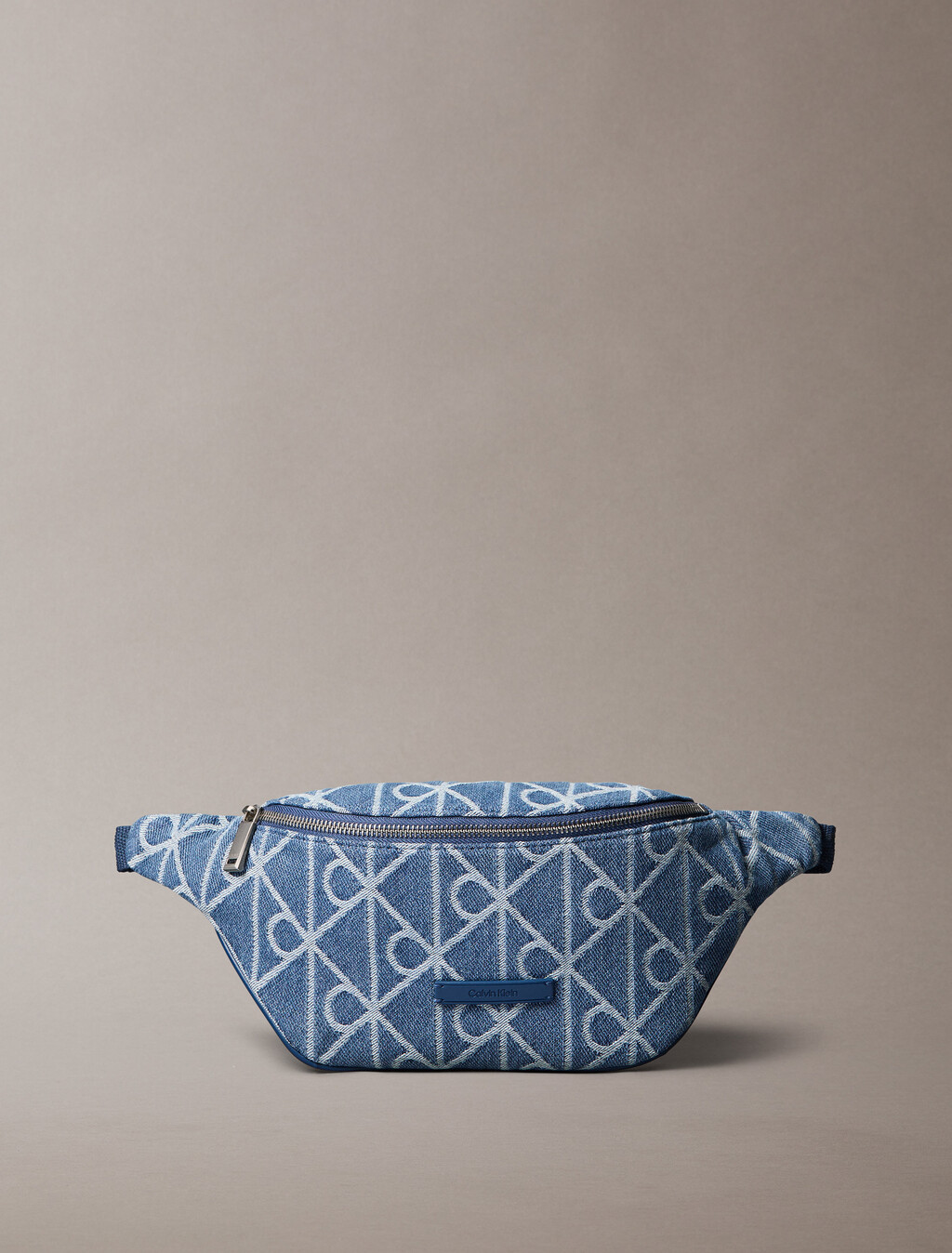 Bolso de cintura con logo de denim jacquard