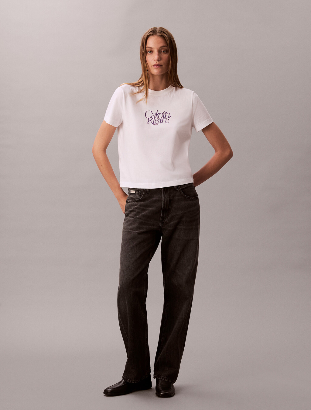 Camiseta ajustada con estampado de logo Script