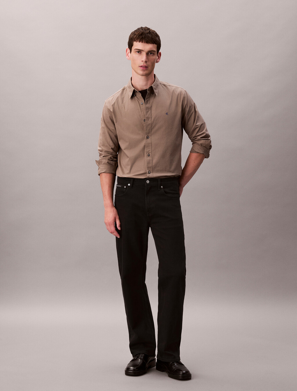 Camisa Oxford clásica de botones sólida