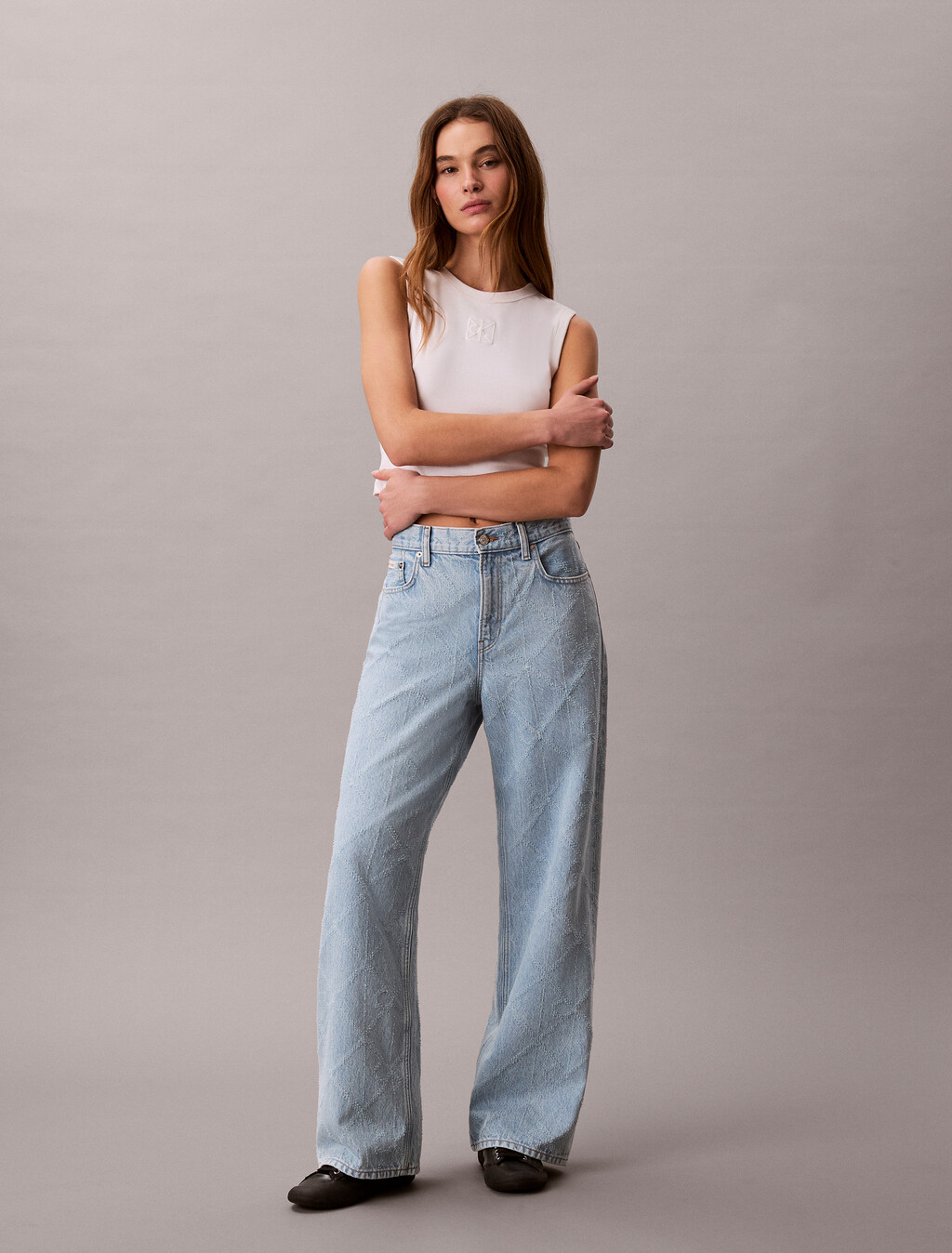 Pantalones vaqueros holgados con estampado de logo