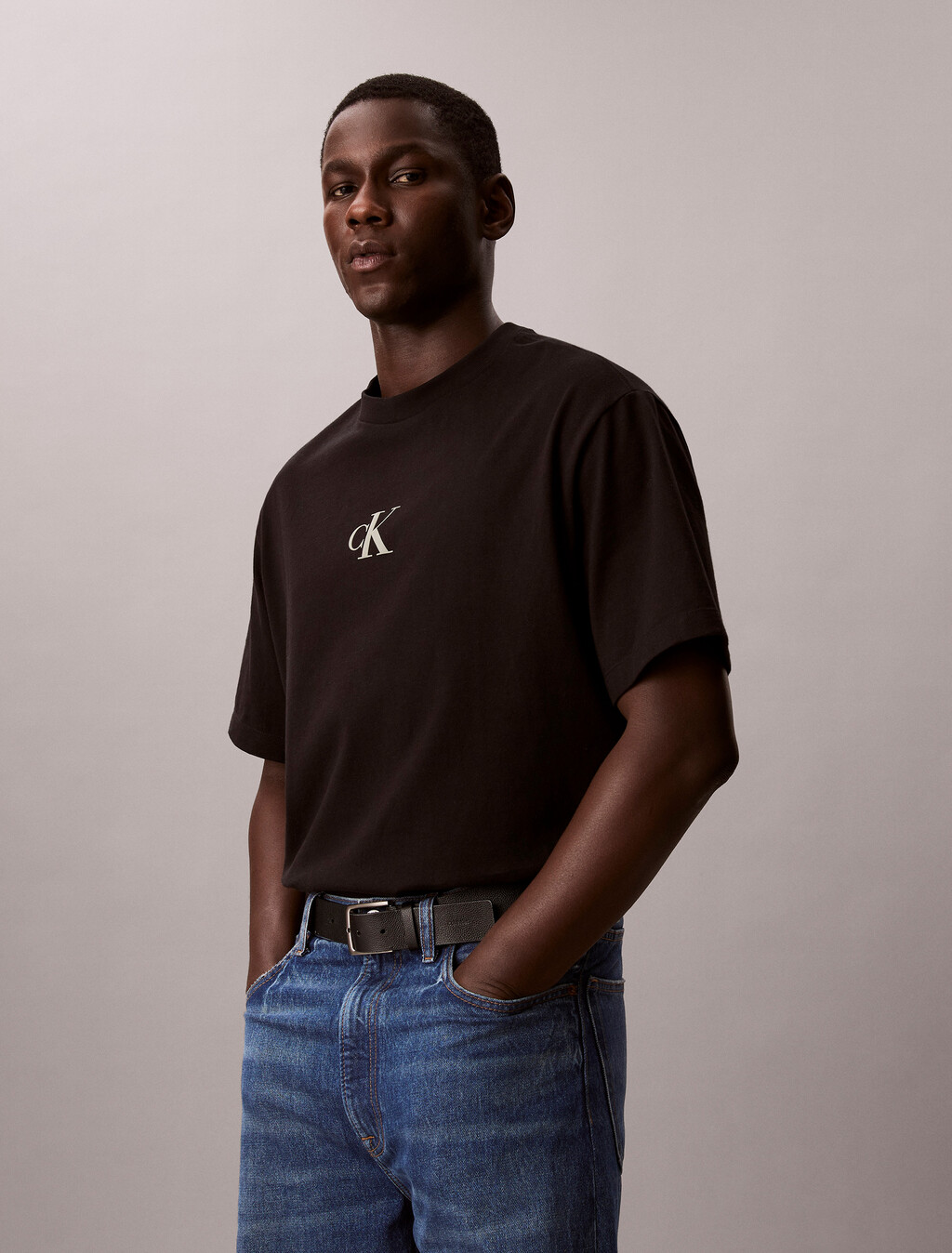 Camiseta holgada con estampado de logotipo superpuesto