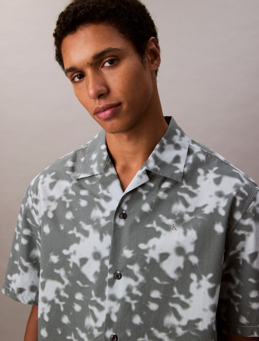 Camisa de campo con estampado integral